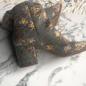 Ankle boots